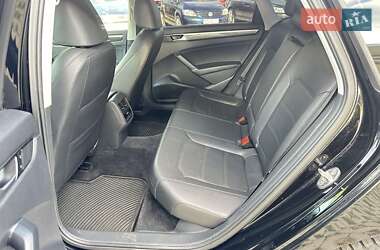 Седан Volkswagen Passat 2015 в 