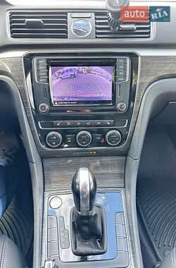 Седан Volkswagen Passat 2015 в 