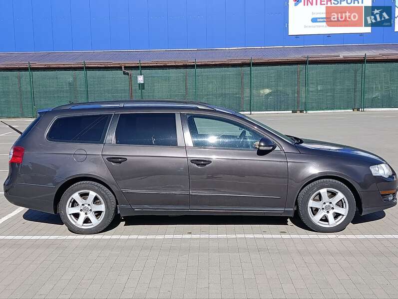Универсал Volkswagen Passat 2009 в Долине