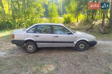 Седан Volkswagen Passat 1988 в Житомирі