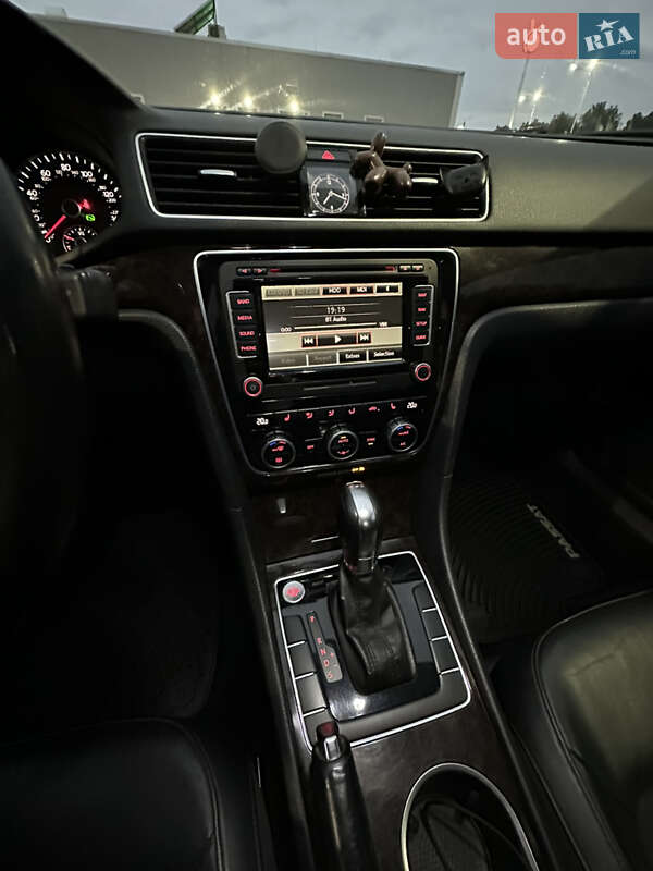 Седан Volkswagen Passat 2014 в Виннице