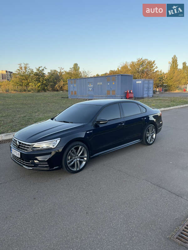 Седан Volkswagen Passat 2018 в Кривом Роге