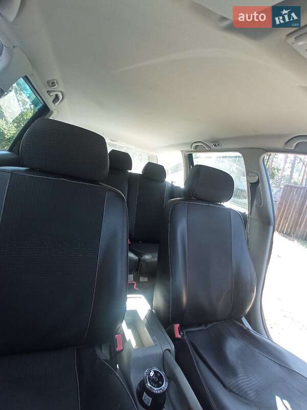 Универсал Volkswagen Passat 2003 в Гончаровском