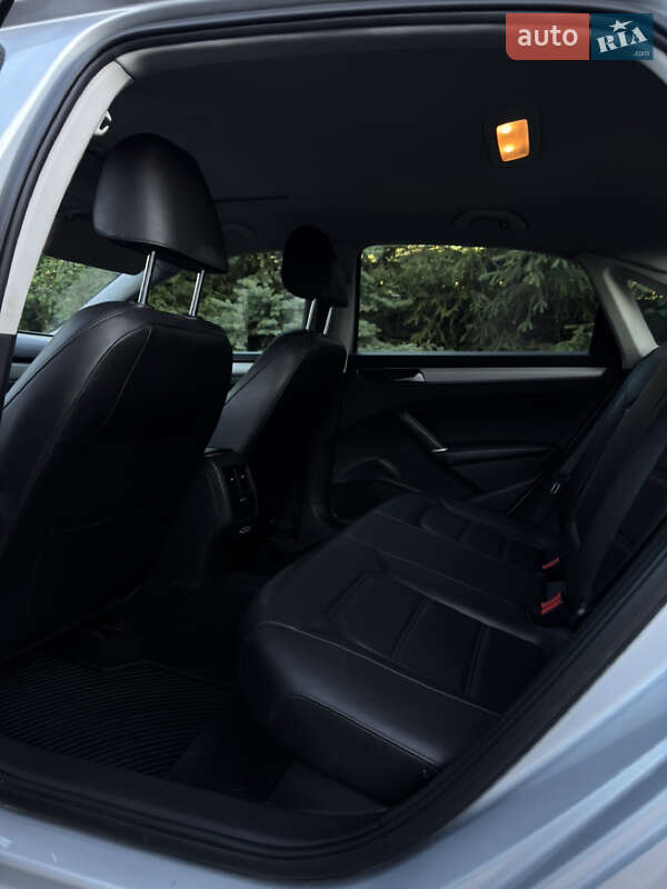 Седан Volkswagen Passat 2019 в Коростені