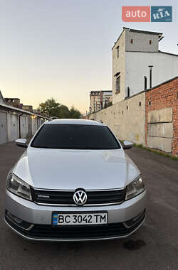 Универсал Volkswagen Passat 2012 в 