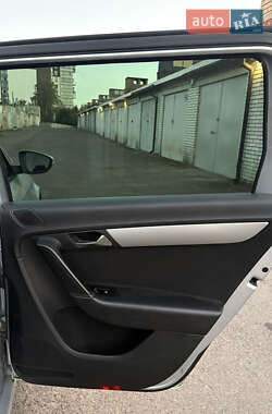 Универсал Volkswagen Passat 2012 в 
