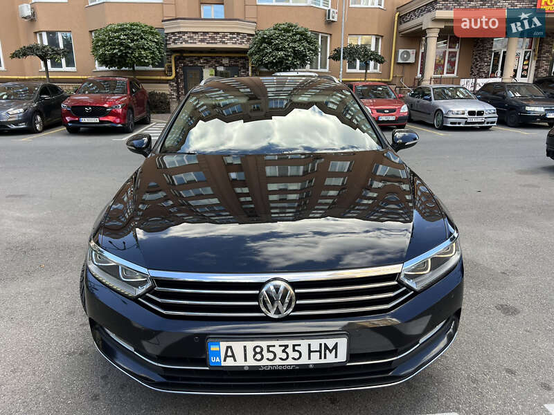 Универсал Volkswagen Passat 2015 в Киеве