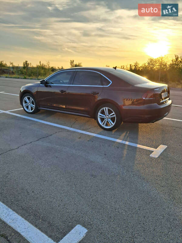 Седан Volkswagen Passat 2014 в Кривом Роге