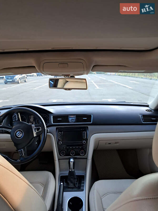 Седан Volkswagen Passat 2014 в Кривом Роге