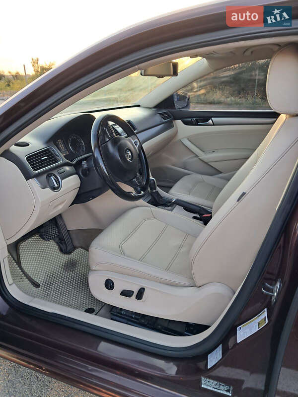 Седан Volkswagen Passat 2014 в Кривом Роге