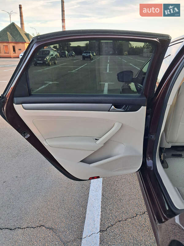 Седан Volkswagen Passat 2014 в Кривом Роге