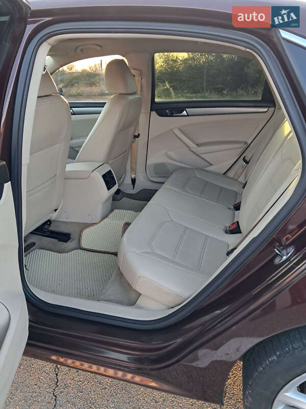 Седан Volkswagen Passat 2014 в Кривом Роге