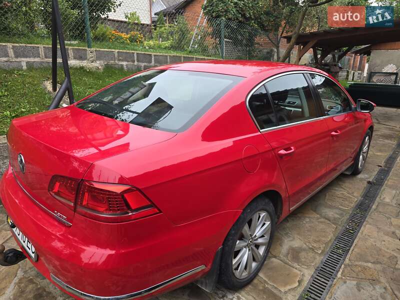 Седан Volkswagen Passat 2011 в Старом Самборе