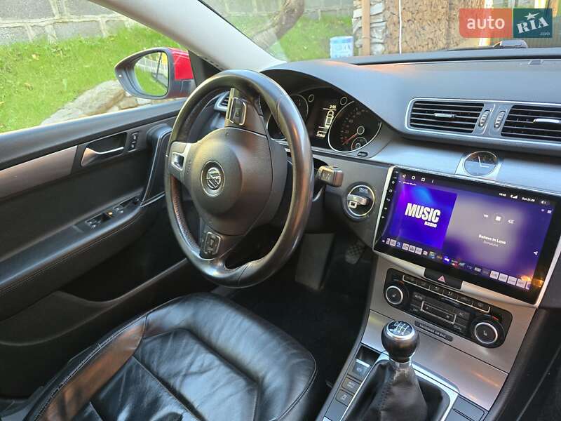 Седан Volkswagen Passat 2011 в Старом Самборе