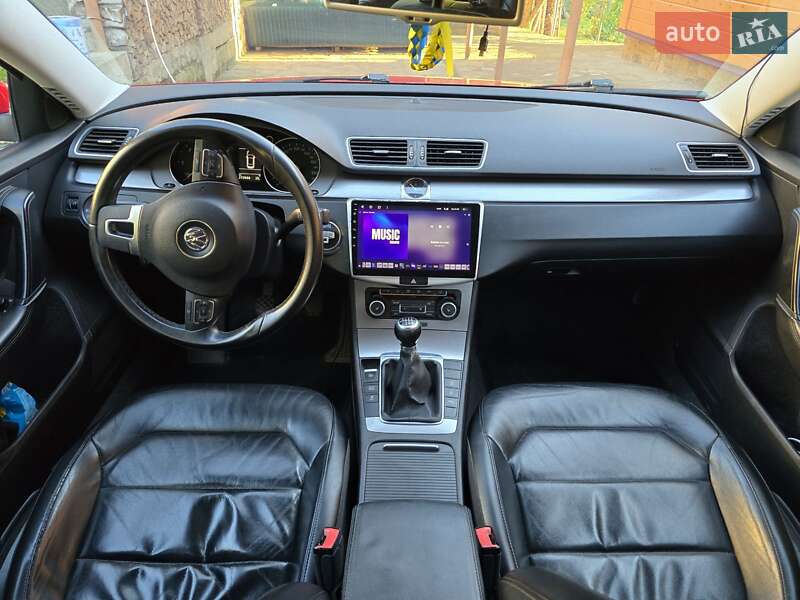 Седан Volkswagen Passat 2011 в Старом Самборе