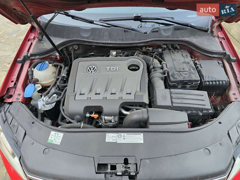 Седан Volkswagen Passat 2011 в Старом Самборе