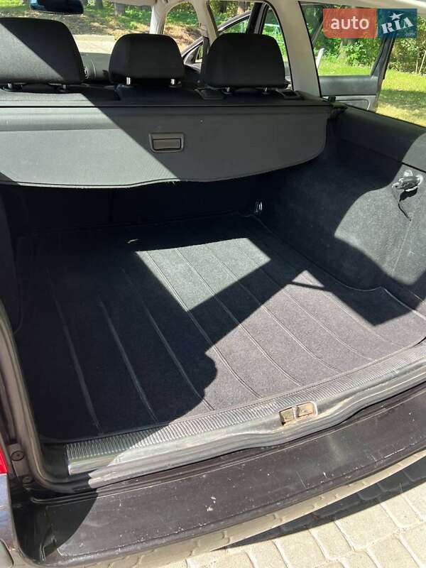 Универсал Volkswagen Passat 2002 в Львове