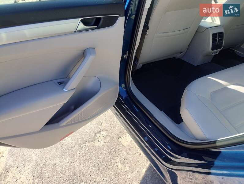 Седан Volkswagen Passat 2018 в Богуславе