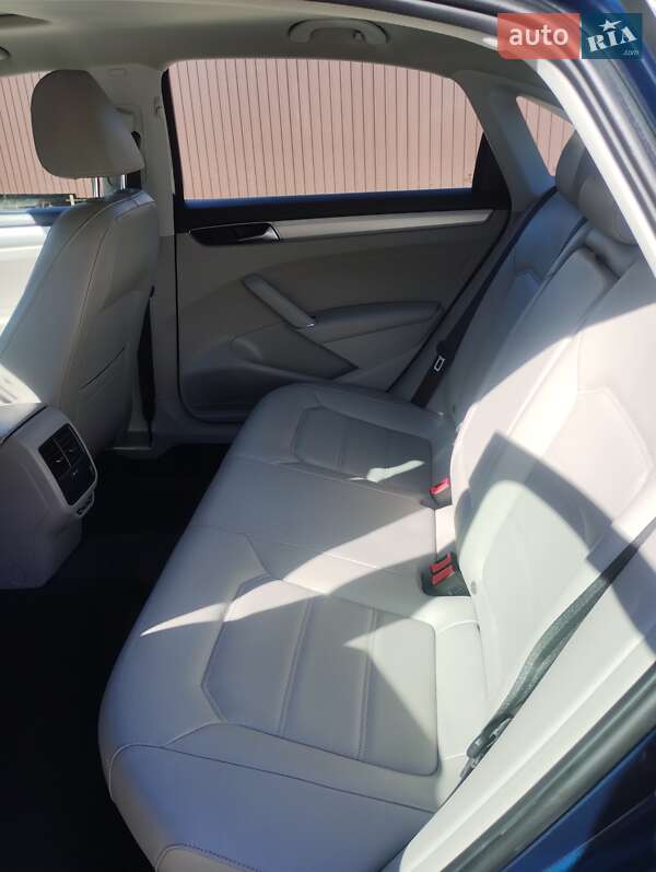 Седан Volkswagen Passat 2018 в Богуславе