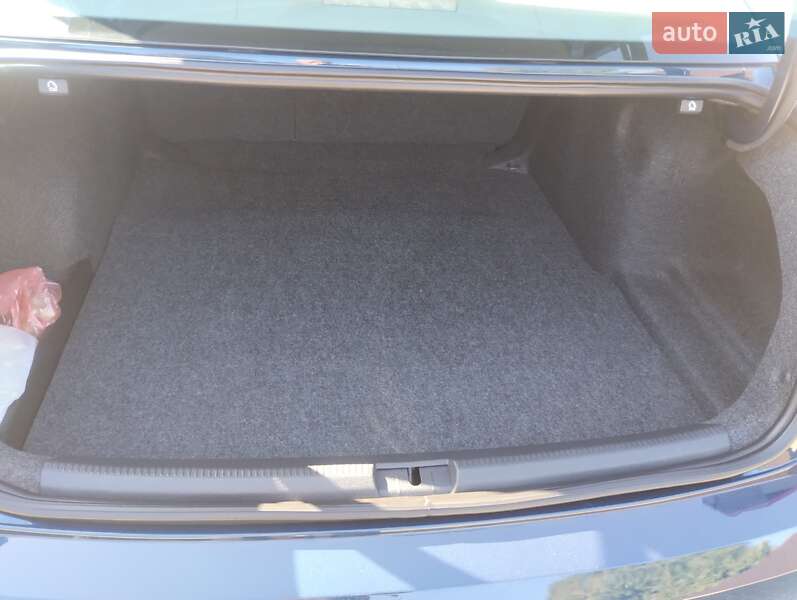 Седан Volkswagen Passat 2018 в Богуславе