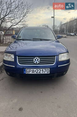 Універсал Volkswagen Passat 2004 в Ізюмі