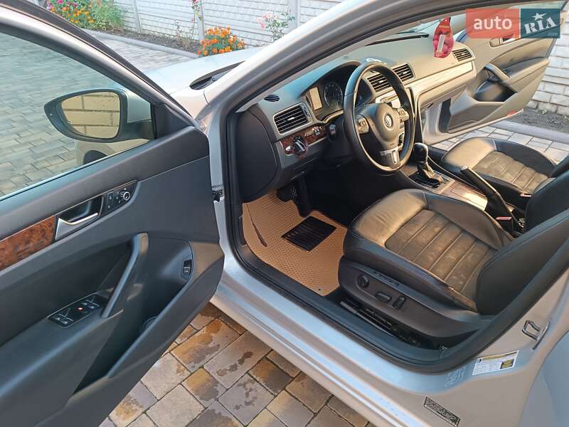 Седан Volkswagen Passat 2012 в Виннице