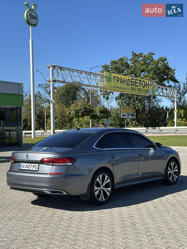 Седан Volkswagen Passat 2020 в Киеве