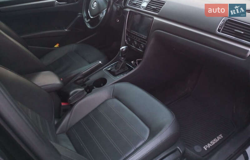 Седан Volkswagen Passat 2017 в Києві