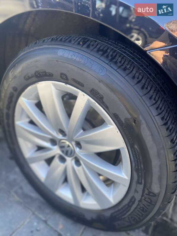 Универсал Volkswagen Passat 2013 в Ивано-Франковске