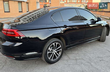 Седан Volkswagen Passat 2018 в 