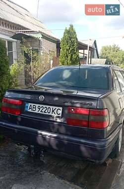 Седан Volkswagen Passat 1996 в Синельниково