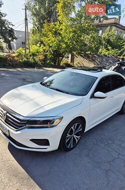 Седан Volkswagen Passat 2020 в Кривому Розі
