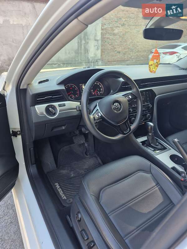 Седан Volkswagen Passat 2020 в Кривому Розі