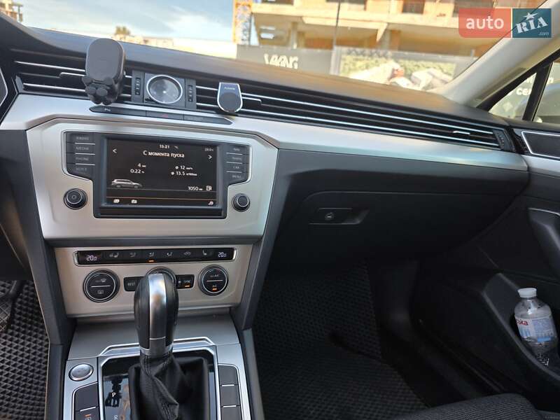 Универсал Volkswagen Passat 2015 в Львове