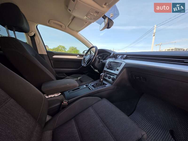 Универсал Volkswagen Passat 2015 в Львове