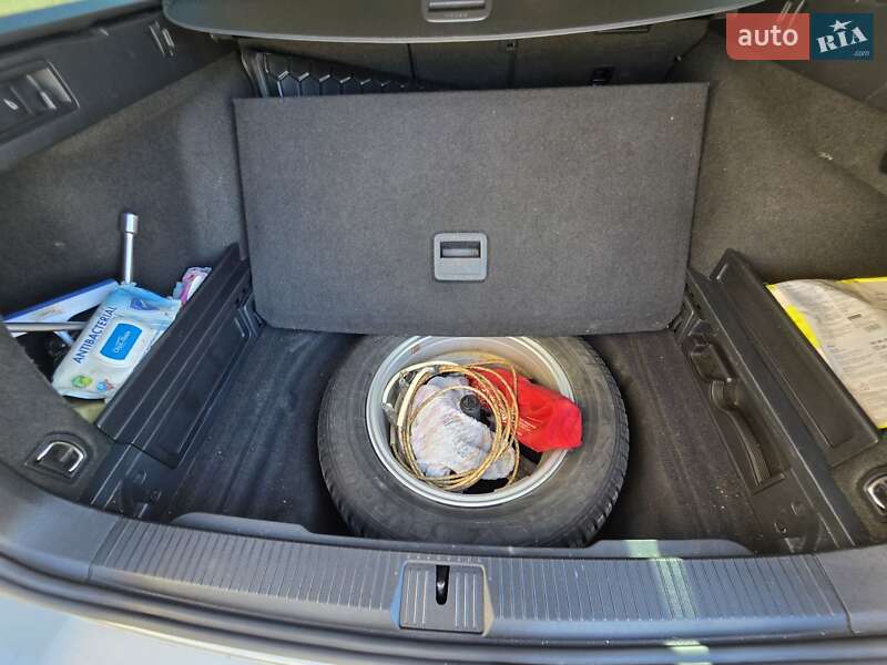 Универсал Volkswagen Passat 2015 в Львове