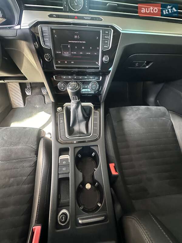 Седан Volkswagen Passat 2015 в Рівному