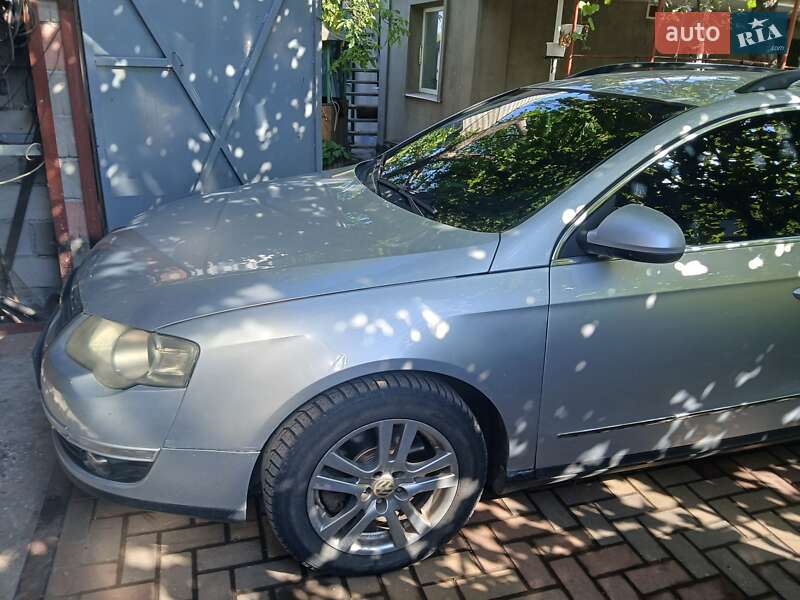 Универсал Volkswagen Passat 2007 в Помошной