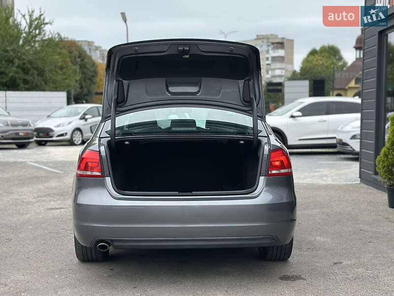 Седан Volkswagen Passat 2013 в Шептицькому