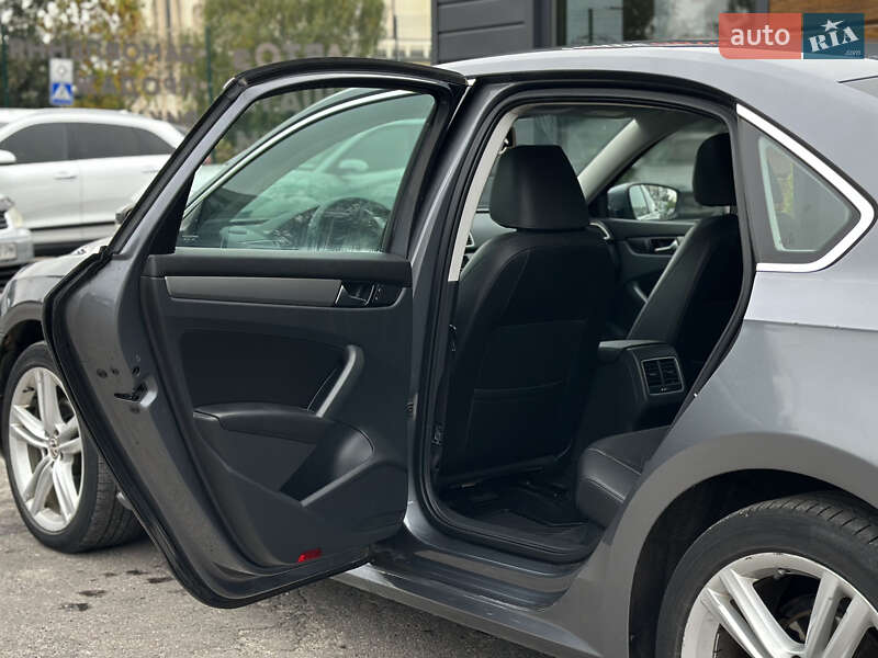 Седан Volkswagen Passat 2013 в Шептицькому