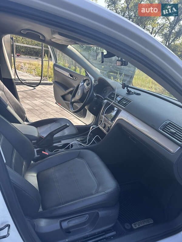 Седан Volkswagen Passat 2013 в Киеве