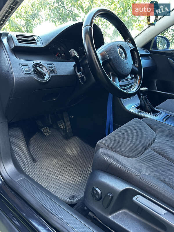 Универсал Volkswagen Passat 2007 в Вижнице
