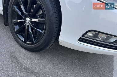 Седан Volkswagen Passat 2011 в 