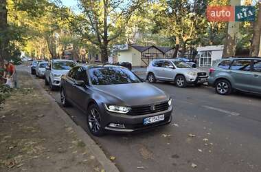 Седан Volkswagen Passat 2017 в Николаеве