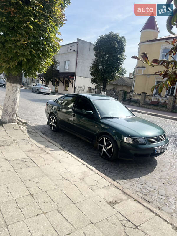 Седан Volkswagen Passat 1997 в Теребовлі