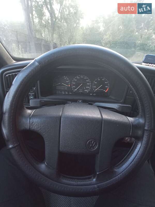 Седан Volkswagen Passat 1990 в Киеве