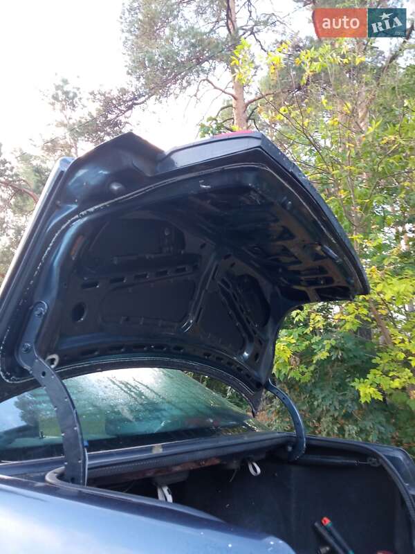 Седан Volkswagen Passat 1990 в Киеве