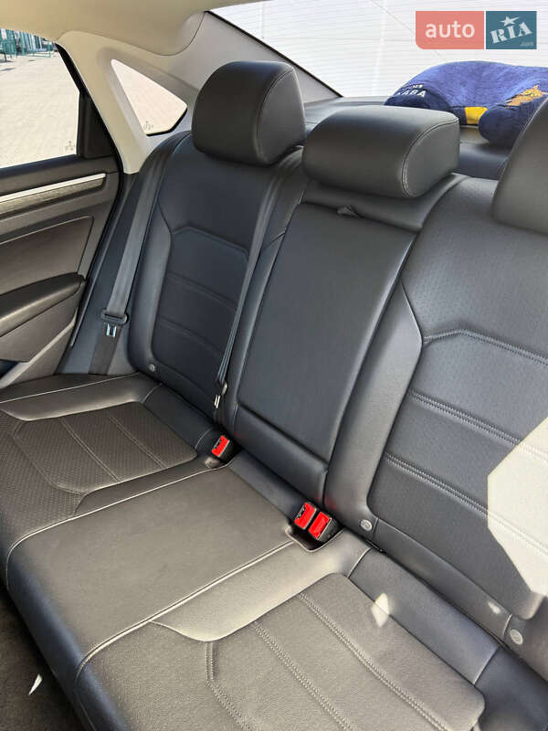 Седан Volkswagen Passat 2017 в Києві