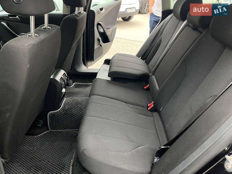 Універсал Volkswagen Passat 2009 в Львові