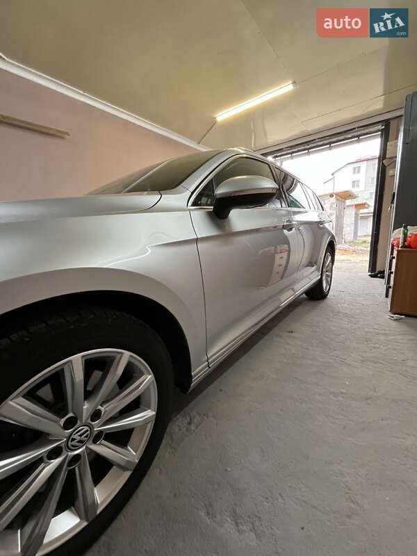 Универсал Volkswagen Passat 2017 в Хмельницком